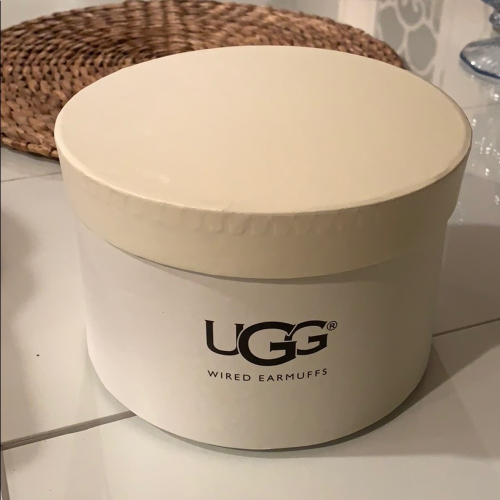 NEW WITH TAGS Ugg Wired Earmuffs